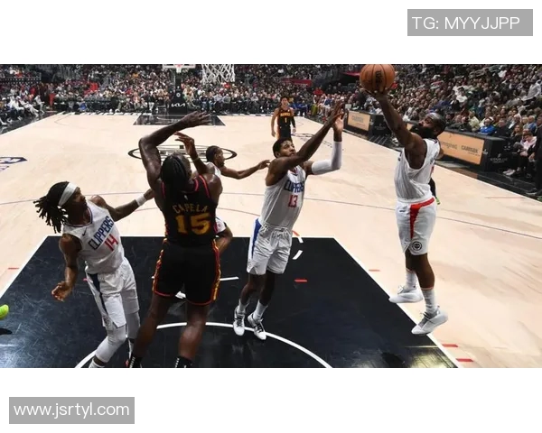 快船狂胜老鹰，获得次轮赛点