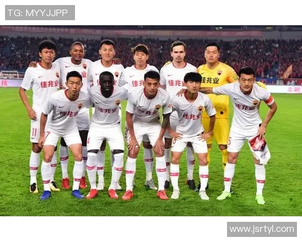 赛后分析:西安足球队与深圳足球队的比赛节奏与战术对比